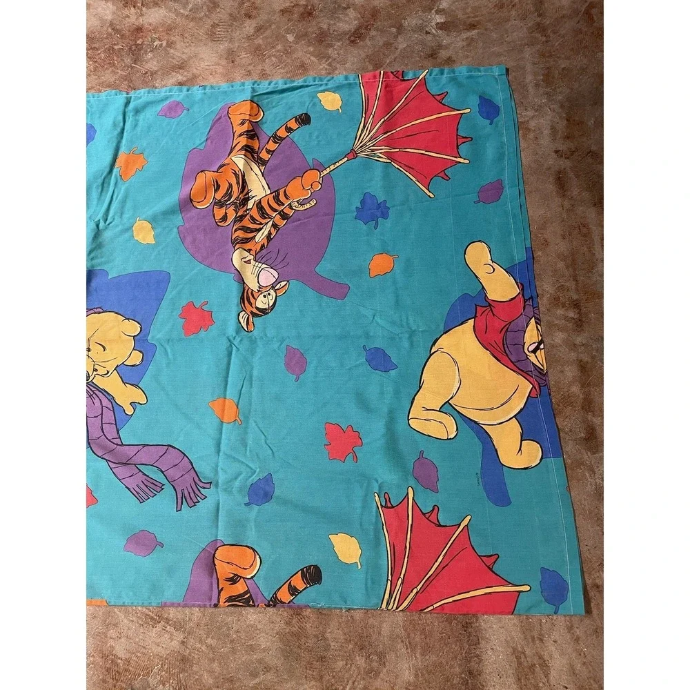 Vintage Disney Winnie the Pooh Bed Sheet Piglet Honey 32W x 83L‎